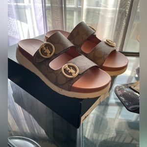 Coach strap sandals!’